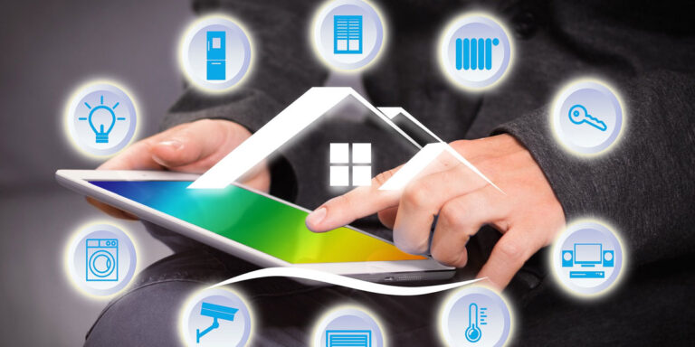 maison connectée : illustration d'une maison équipée de dispositifs domotiques