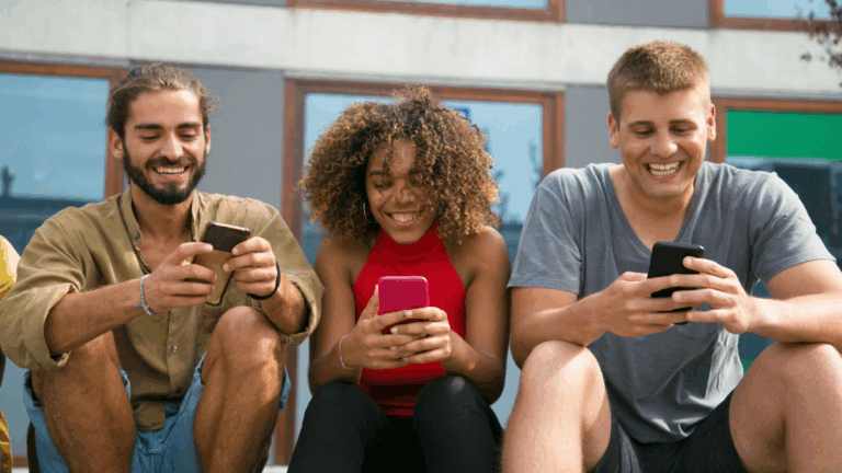 Que signifie vraiment « idk » et pourquoi tout le monde l’utilise en ligne